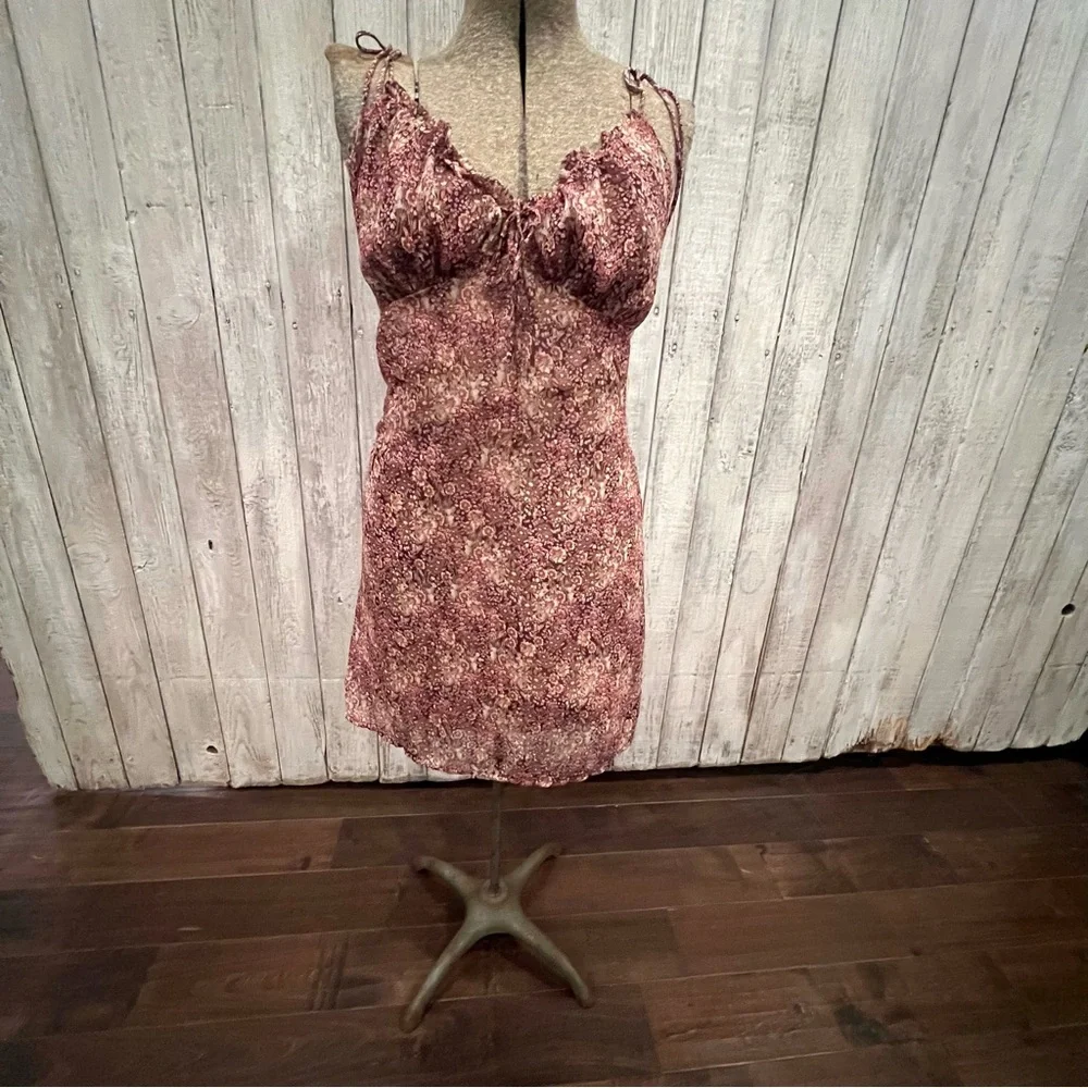 Chrysantheaum Floral Tie-Strap Dress - Picture 3 of 9
